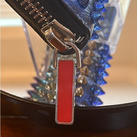 EUC Beautiful Christian Louboutin wallet. - Picture 4 of 15